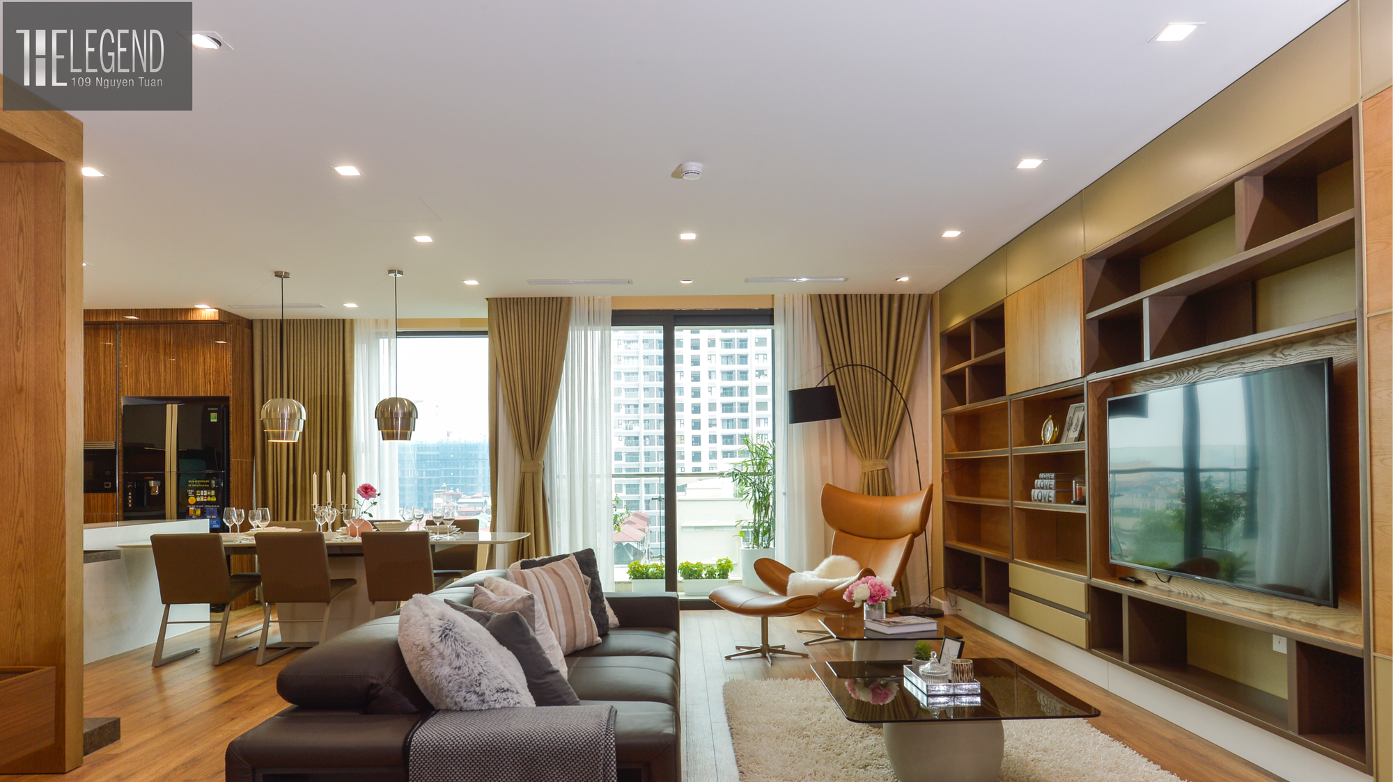 Bên cạnh thế mạnh về vị trí trung tâm cùng tiện ích cảnh quan, hai tòa tháp căn hộ tại dự án The Legend được sử dụng vật liệu xây dựng cũng như trang bị nội thất cao cấp.