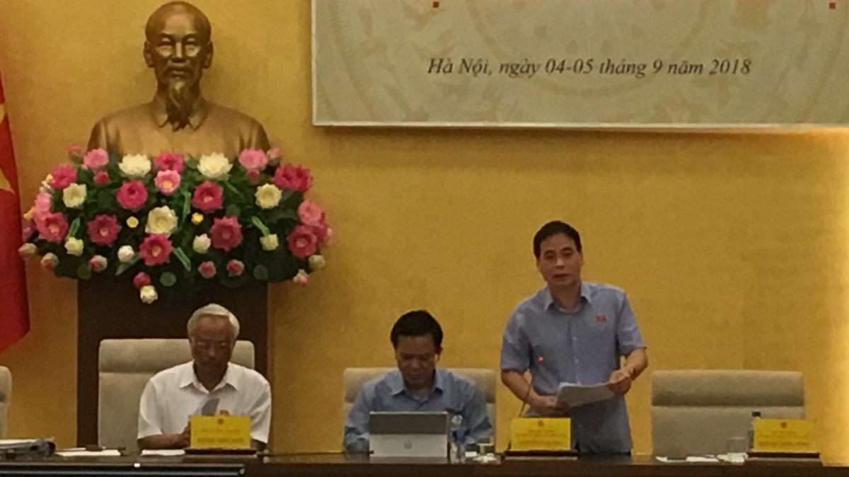 Phó chủ nhiệm Uỷ ban Tư pháp Nguyễn Mạnh Cường trình bày một số ý kiến về báo cáo phòng chống tham nhũng của Chính phủ.