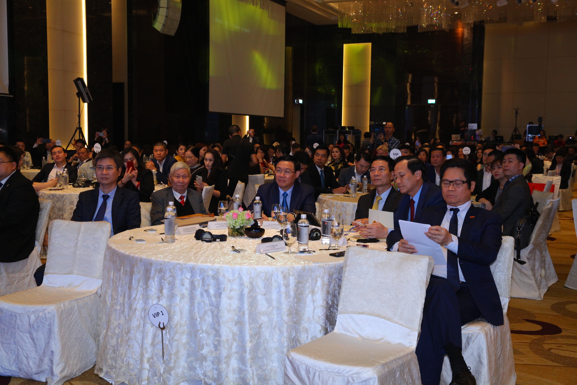 Diễn đàn CEO 2019: Bứt phá từ tư duy đến hành động - Ảnh 2.