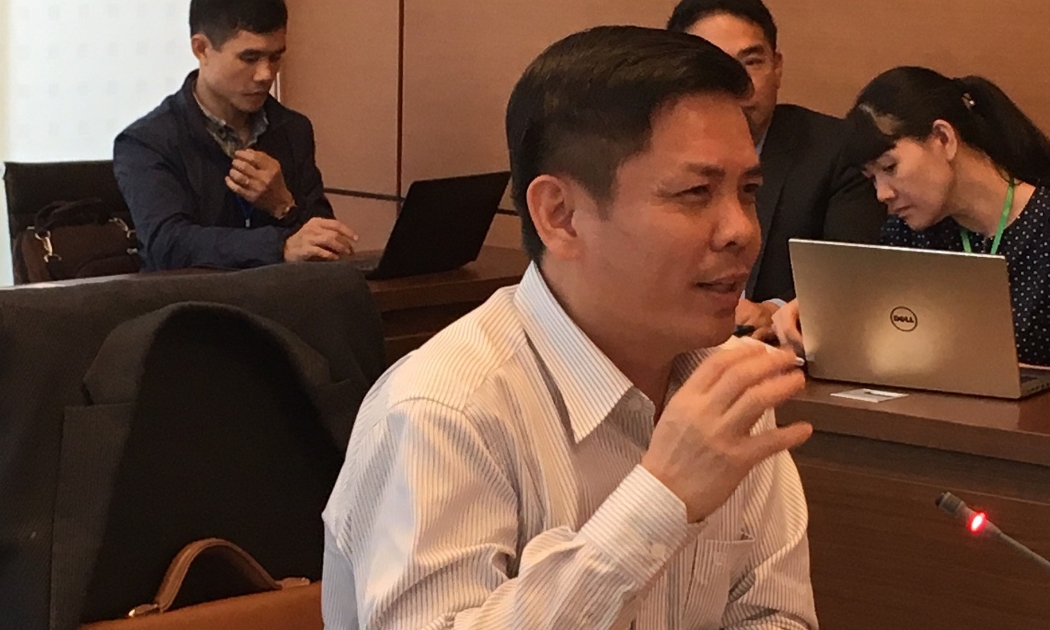 Bộ trưởng Bộ Giao thông Vận tải Nguyễn Văn Thể phát biểu tại tổ.