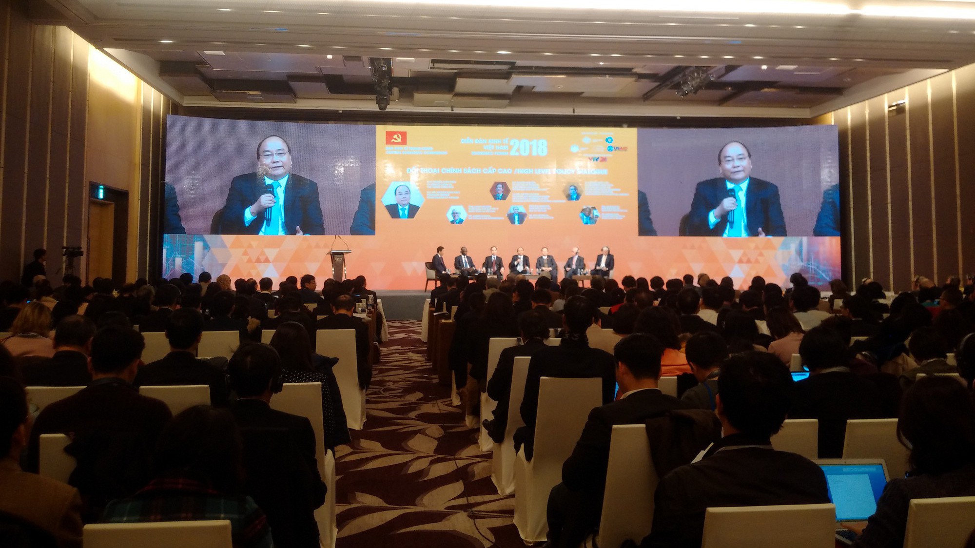 Thủ tướng Nguyễn Xuân Phúc phát biểu tại Diễn đàn kinh tế Việt Nam 2018 