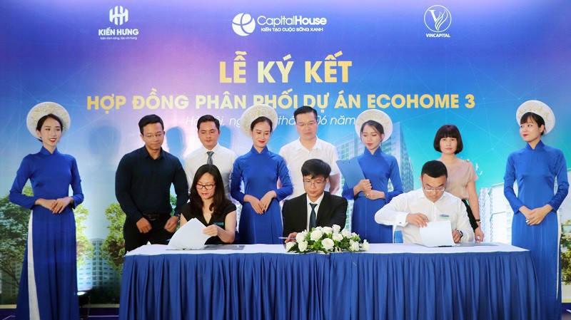 Công ty Cổ phần Dịch vụ bất động sản VinCapital và Công ty Cổ phần Dịch vụ và Địa ốc Kiến Hưng sẽ là hai đơn vị chính thức phân phối những căn hộ đang rất được đón chờ ở đường Tân Xuân (quận Bắc Từ Liêm).