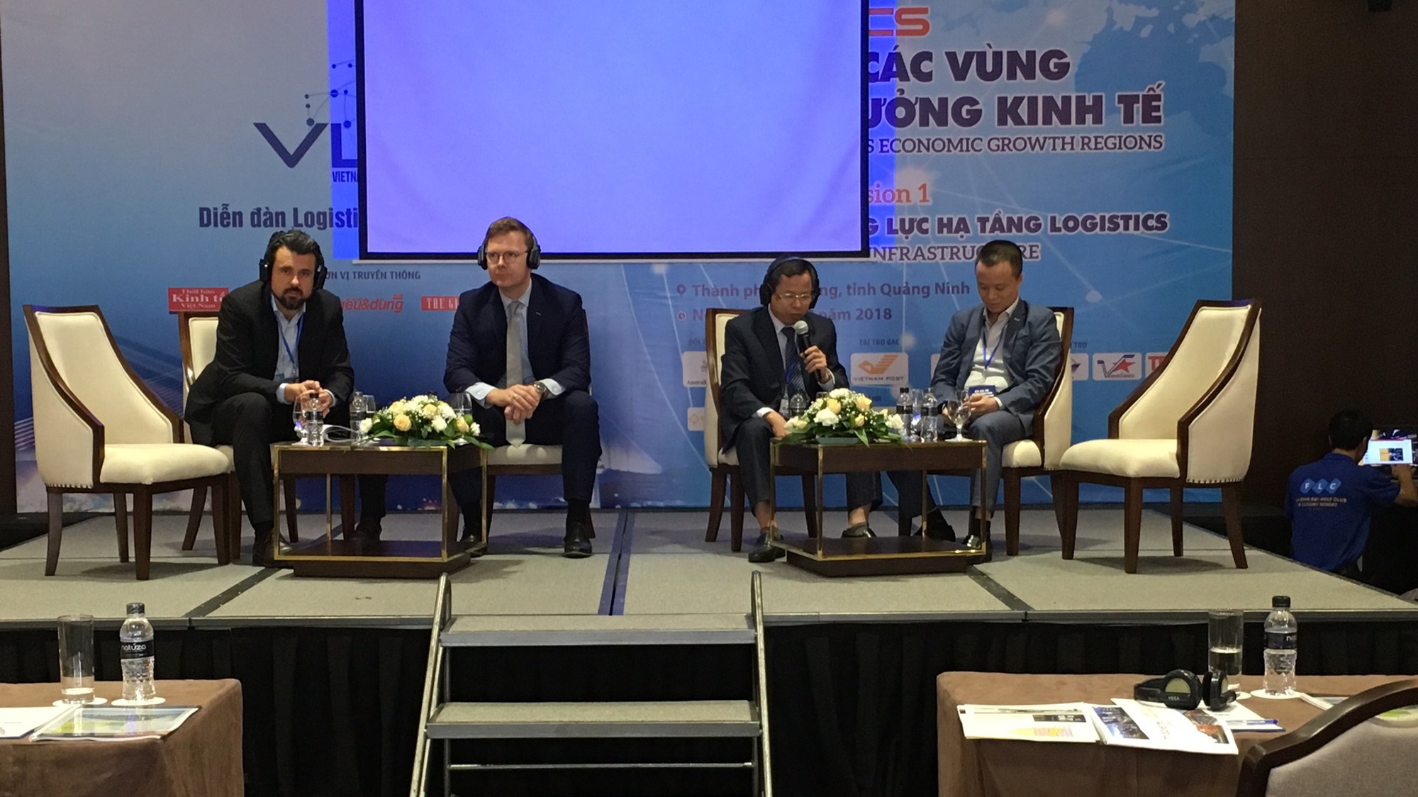 Phiên thảo luận chuyên đề nâng cao năng lực hạ tầng cho logistics Việt Nam - Ảnh: Việt Tuấn.