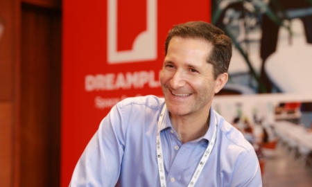 Ông Jonah Levey