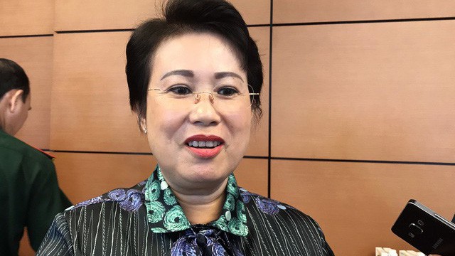 Bà Phan Thị Mỹ Thanh trong một lần trả lời báo chí bên hành lang Quốc hội.