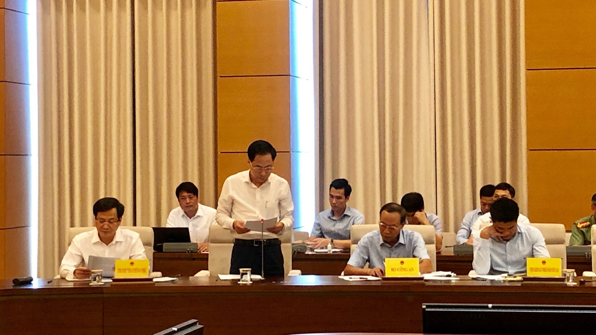 Phó tổng thanh tra Chính phủ Trần Ngọc Liêm trình bày báo cáo 