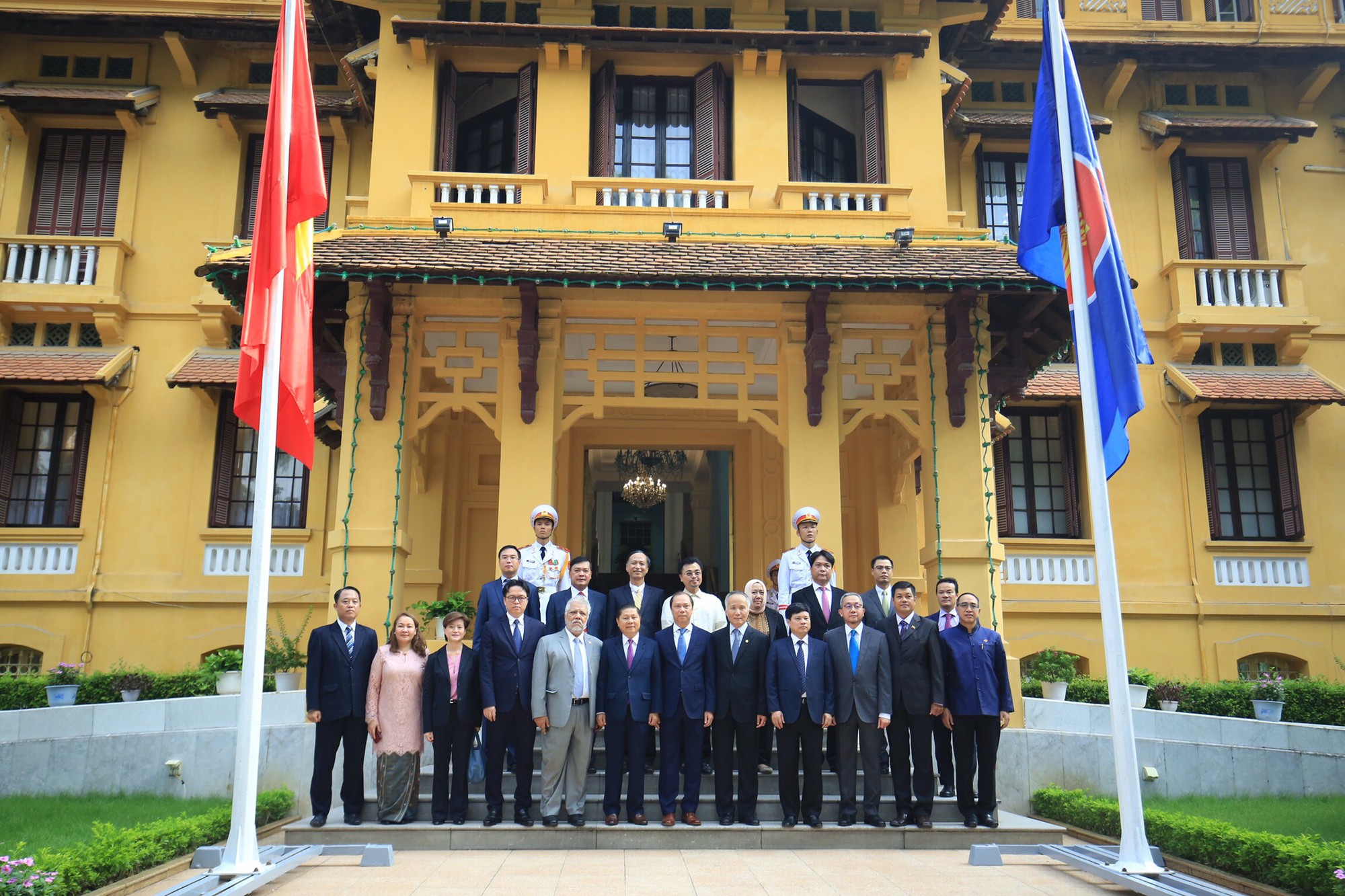 Hình ảnh lễ Thượng cờ ASEAN tại Hà Nội - Ảnh 4.