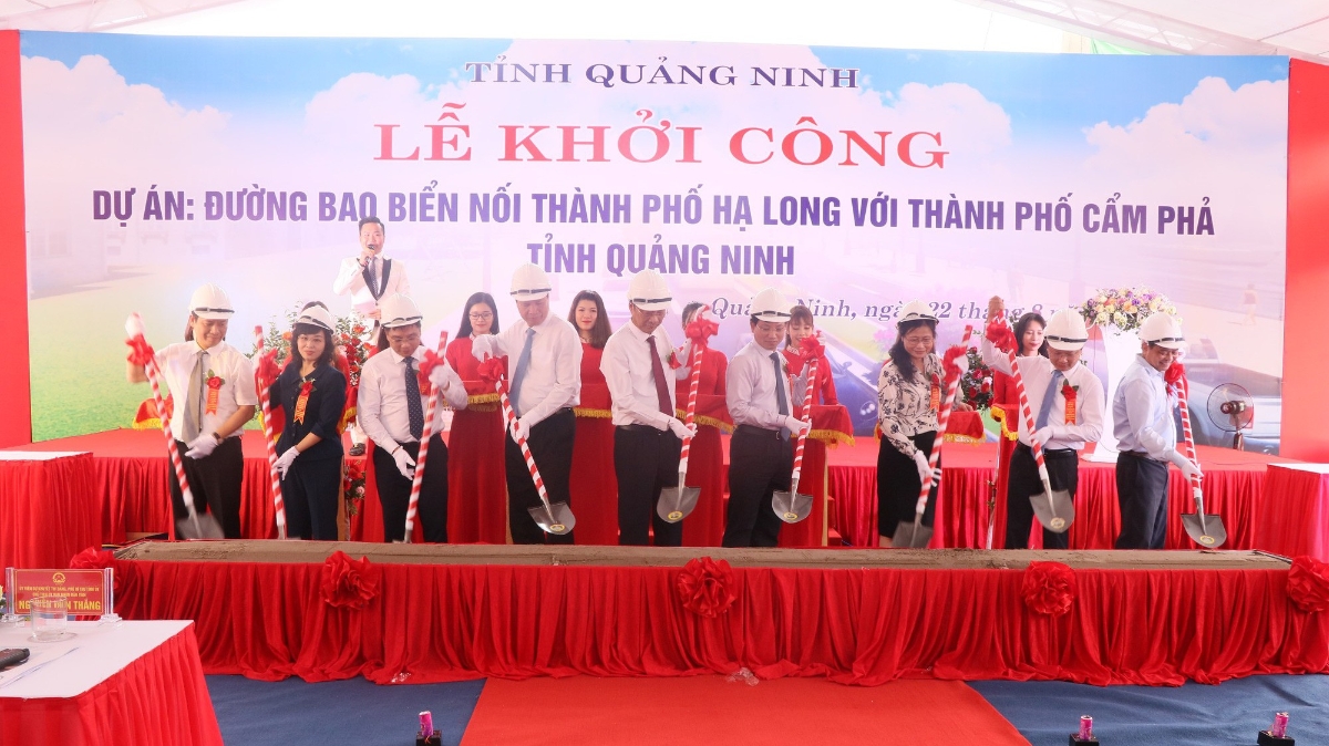 Dự án có chiều dài toàn tuyến là 18,69 km, điểm đầu nối với đường bao biển Trần Quốc Nghiễn, thành phố Hạ Long và điểm cuối kết thúc tại cảng Km6 thành phố Cẩm Phả.