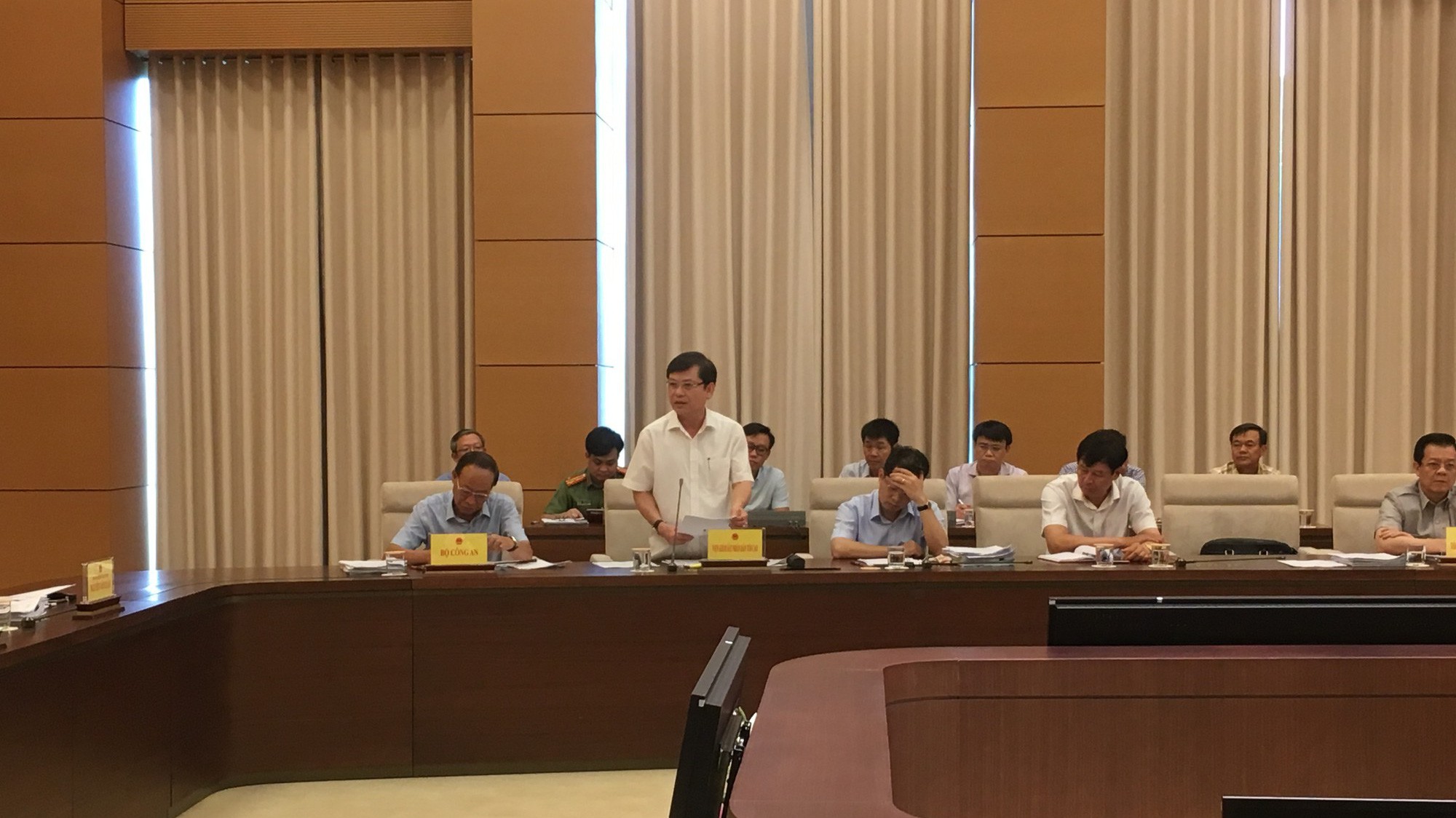 Viện trưởng Viện Kiểm sát nhân dân Tối cao Lê Minh Trí phát biểu tại phiên họp 