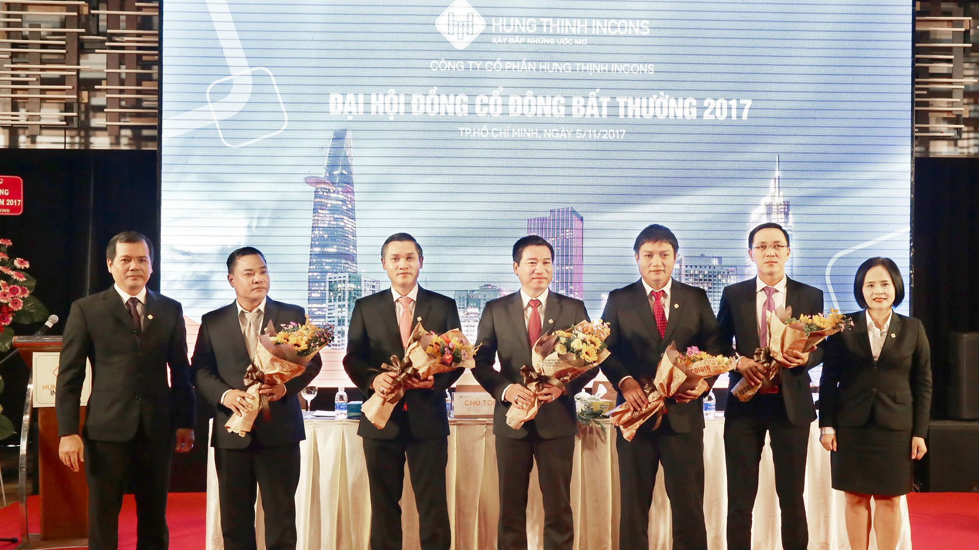 Đến tham dự đại hội có 147 cổ đông, đại diện cho hơn 92,5% số cổ phần có quyền biểu quyết của Công ty.