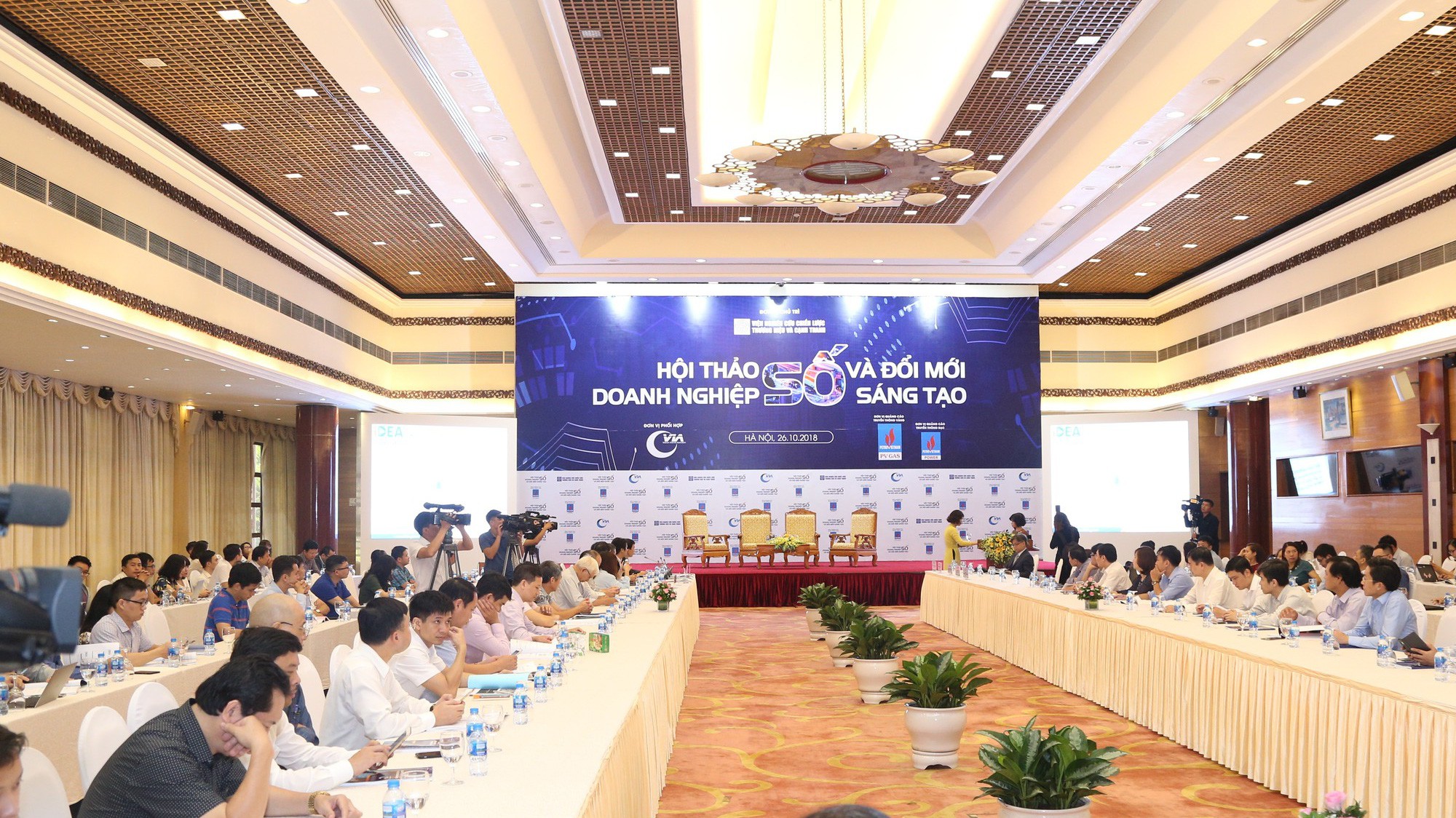 Chương trình do Viện Nghiên cứu Chiến lược thương hiệu và cạnh tranh phối hợp với Hiệp hội Internet Việt Nam cùng các cơ quan liên quan tổ chức.