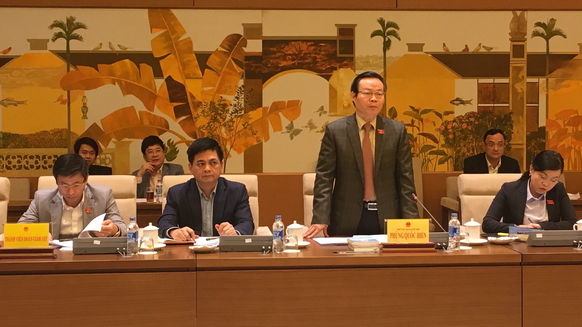 Phó chủ tịch Quốc hội Phùng Quốc Hiển chủ trì buổi làm việc của đoàn giám sát với Thanh tra Chính phủ và Kiểm toán Nhà nước.