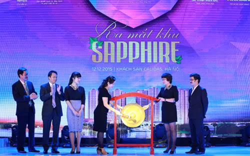 Đại diện chủ đầu tư đánh 9 tiếng chiêng chính thức ra mắt căn hộ khu Sapphire - Goldmark City.<br>