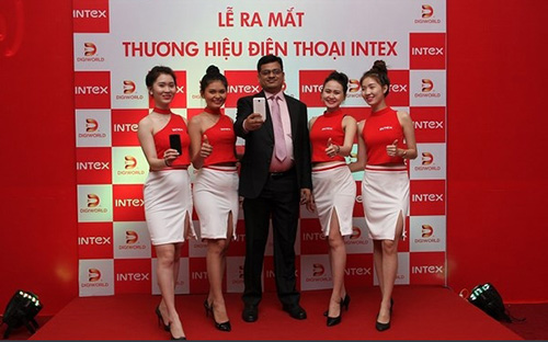 Buổi giới thiệu sản phẩm điện thoại lần đầu ra thị trường Việt của hãng điện thoại Intex.