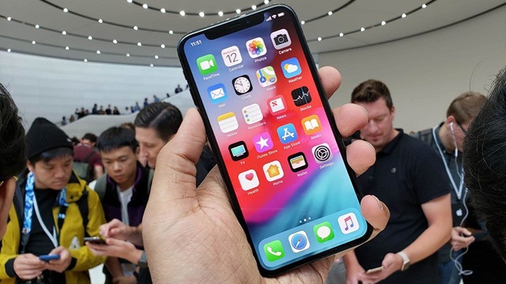 Nếu không có gì thay đổi so với mọi năm thì iPhone mới chính hãng năm nay sẽ được lên kệ vào khoảng thời gian cuối tháng 10 - đầu tháng 11 với XS và trễ hơn khoảng nửa tháng sẽ có XR tại Việt Nam.