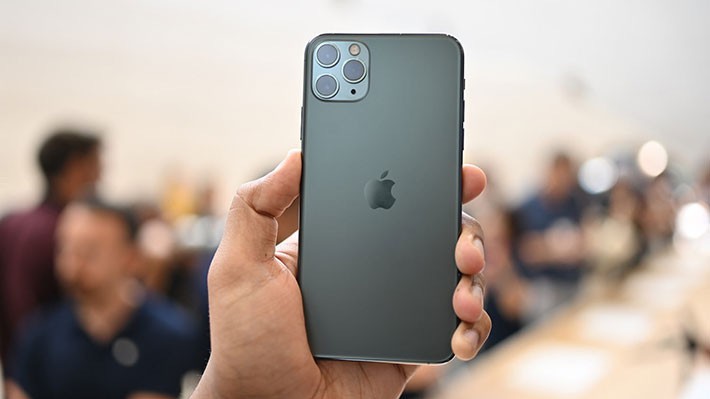 Đối với phiên bản cao cấp nhất – iPhone 11 Pro Max sẽ có giá 33,99 triệu (64GB), 37,99 triệu (bản 256 GB) và 43,99 triệu đồng (bản 512 GB).