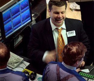 Chứng khoán Mỹ tiếp tục khởi sắc phiên giao dịch hôm thứ Năm sau khi JPMorgan công bố kết quả kinh doanh vượt mong đợi - Ảnh: Getty Images.