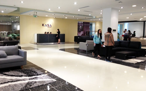 Toàn bộ 15.000 m2 của trung tâm thương mại Grand Plaza đã được chuyển đổi công năng thành siêu thị nội thất Kasa Grand.<br>