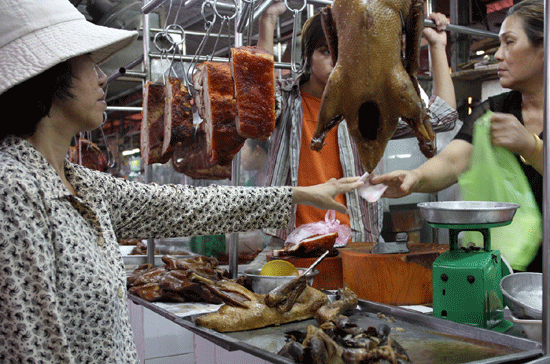 Ủy ban Kinh tế đề nghị không đưa giá năng lượng và lương thực vào rổ hàng hóa tính CPI - Ảnh: Viêt Tuấn.