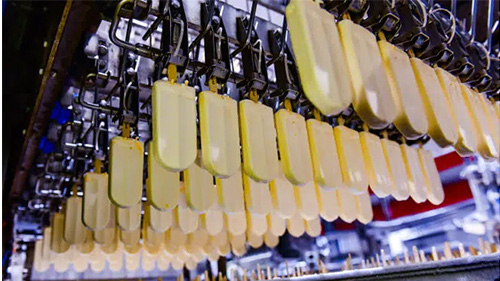 Sản xuất kem ở nhà máy KIDO Foods.