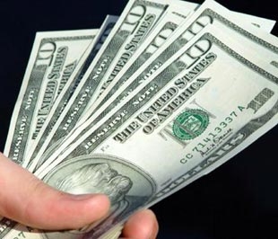 Bên cạnh VND, BIDV đang phát hành chứng chỉ tiền gửi bằng USD- Ảnh: Việt Tuấn