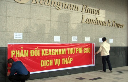 Đã có không ít vụ việc lình xình từ phí quản lý chung cư.
