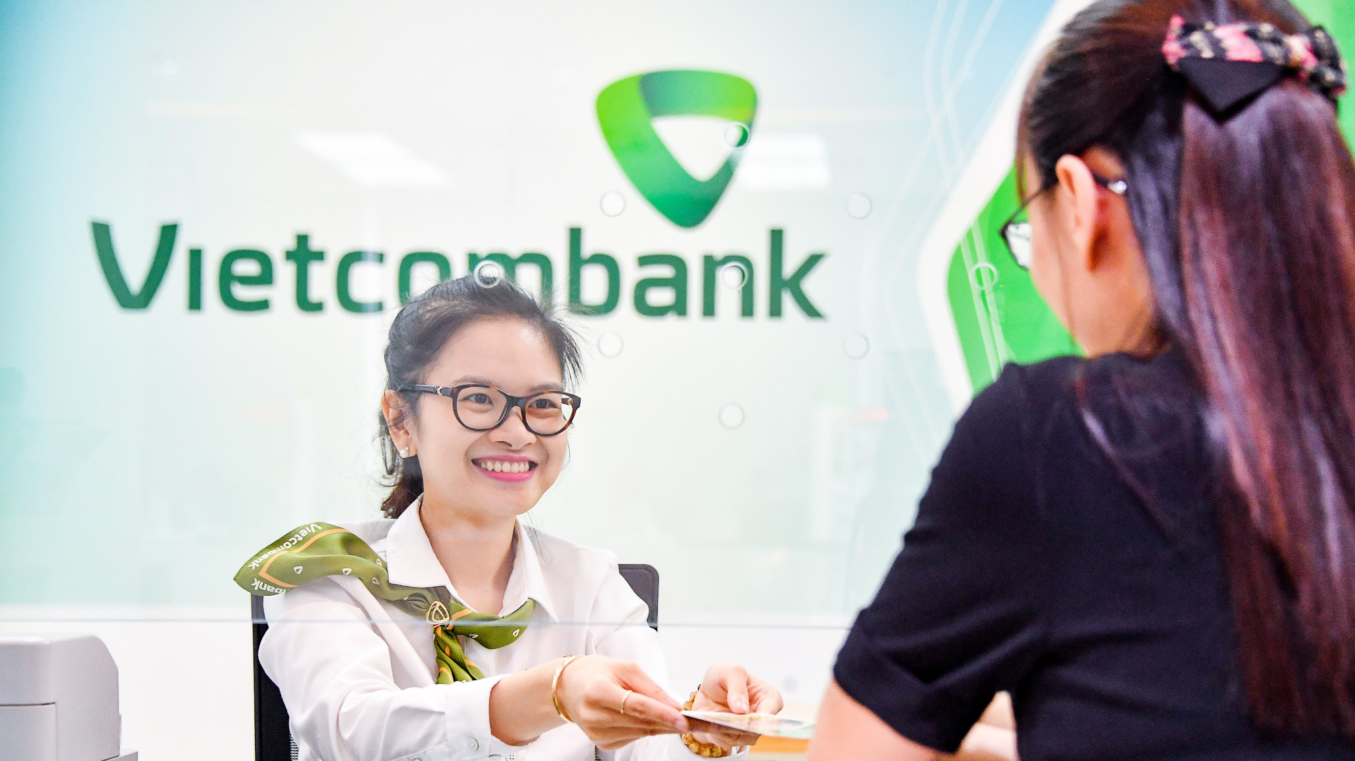 Vietcombank luôn mong muốn chia sẻ với khách hàng, góp phần ổn định kinh tế xã hội đất nước, chung tay cùng cộng đồng vượt qua đại dịch Covid-19.