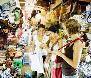 Tham gia tour của Vietravel nếu nhiễm cúm A/H1N1, khách du lịch trong và ngoài nước đều được bồi thường. Ảnh minh hoạ