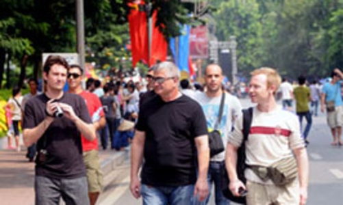 Khách quốc tế đến Việt Nam vì công việc tiếp tục giảm