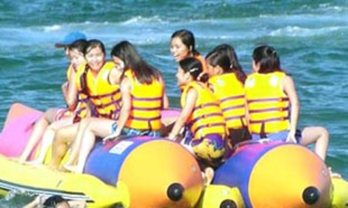 Du lịch vượt khó nhờ khách nội