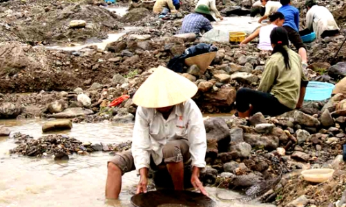 Khai thác khoáng sản làm lợi đến đâu?