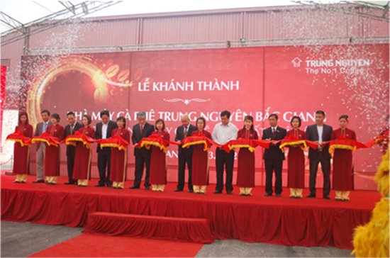 Lễ cắt băng khánh thành nhà máy tại Bắc Giang.