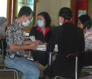 Đeo khẩu trang gì và khi nào cần đeo khẩu trang để chống cúm A/H1N1 không phải ai cũng hiểu đúng - Ảnh minh họa.