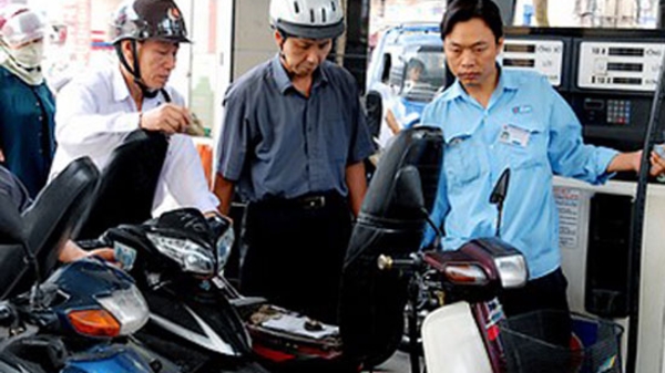 Từ 1/1/2012 sẽ ngừng thu phí xăng dầu
