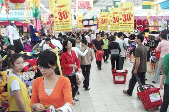 Người tiêu dùng có nhiều cơ hội mua hàng giá rẻ trong tháng 9.