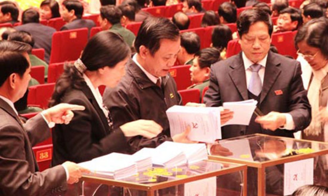 Ban kiểm phiếu làm việc tại Đại hội - Ảnh: Hồng Kỳ.