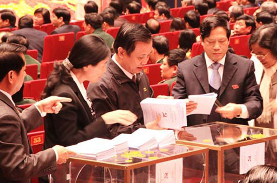 Ban kiểm phiếu làm việc tại Đại hội - Ảnh: Hồng Kỳ.