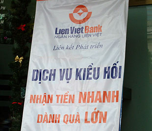 Ngoại tệ nhập khẩu và kiều hối không thuộc diện chịu thuế giá trị gia tăng - Ảnh: Minh Đức.