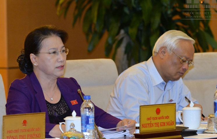 Chủ tịch Quốc hội Nguyễn Thị Kim Ngân phát biểu tại phiên họp.