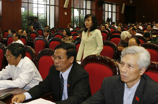 Quốc hội thảo luận tại hội trường về dự án luật Tố cáo.