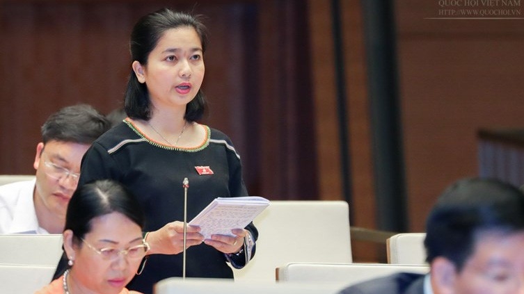 Đại biểu Ksor Phước Hà (Gia Lai) phát biểu tại hội trường.