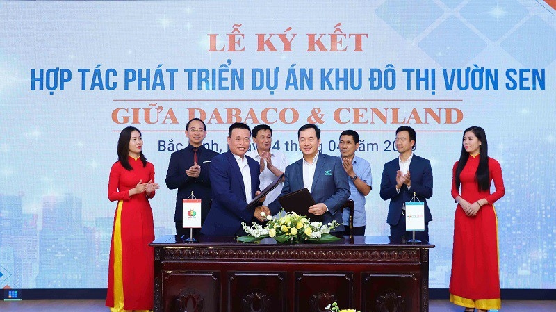 Đại diện Dabaco Group và CenLand ký kết hợp tác phát triển dự án khu đô thị Vườn Sen.