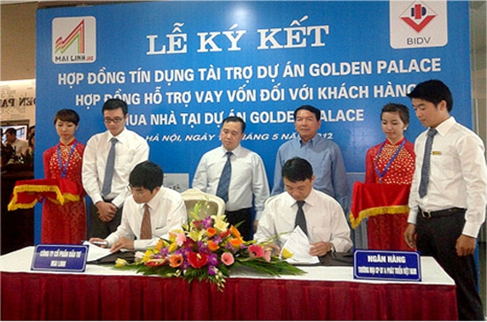 Lễ ký kết hợp đồng tín dụng tài trợ cho dự án Golden Palace.