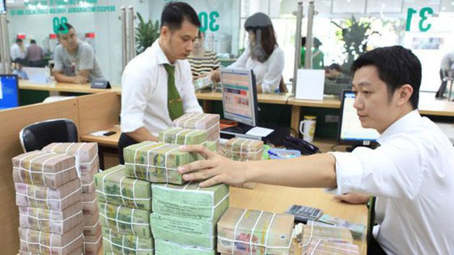 Các ngân hàng giảm lãi suất cho vay, tích cực hỗ trợ các doanh nghiệp và thị trường.