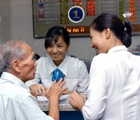 Với một mặt bằng lãi suất chung, dòng tiền sẽ chảy về các ngân hàng lớn mạnh hơn.
