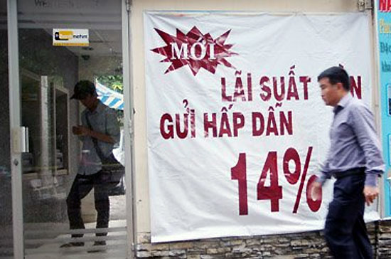 Việc tổ chức tín dụng vi phạm bị nêu tên, xử lý đã đành, nhưng khi chưa có kết luận cuối cùng thông tin công bố có thể tạo những rủi ro - Ảnh: TBKTSG.