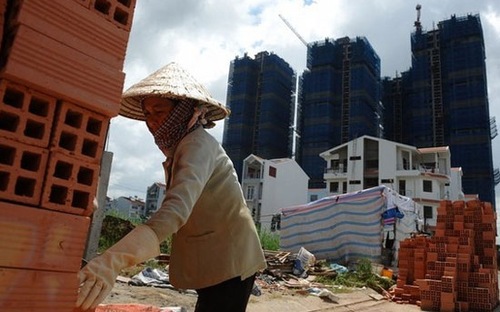 Phó thủ tướng Vương Đình Huệ nhấn mạnh việc điều hành giá cẩn trọng, chặt chẽ, quyết liệt để kiểm soát lạm phát theo mục tiêu đã đặt ra. <br>