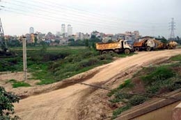 Những khu đất thuộc huyện Thanh trì, Láng - Hòa Lạc đang được các hộ dân từ chối bán vì hy vọng giá sẽ tiếp tục tăng.