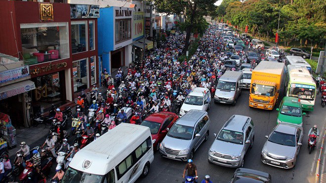 Tình trạng kẹt xe, ùn tắc giao thông ngày càng nghiêm trọng tại Tp.HCM.