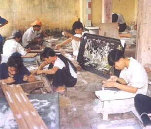 Ai sẽ là người đứng ra đầu tư, phát triển công nghệ cho hàng trăm nghìn làng nghề là câu hỏi không dễ trả lời.